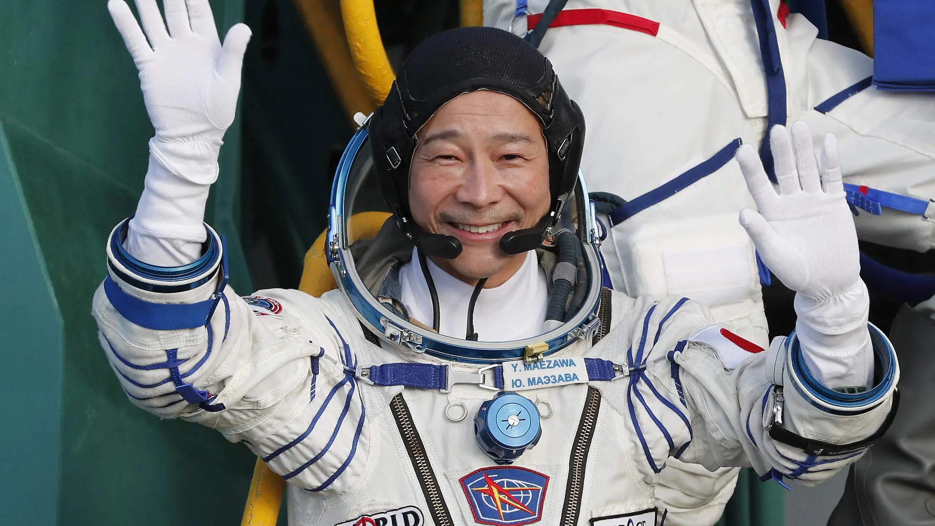 Yusaku Maezawa, multimillonario japonés viaja al espacio en nave rusa (2)